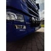 Grillmontage von Scheinwerfern Scania